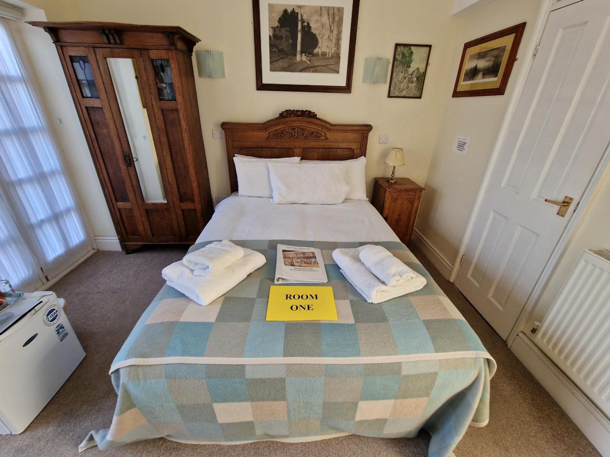 Bed & Breakfast The Black Horse Canterbury
